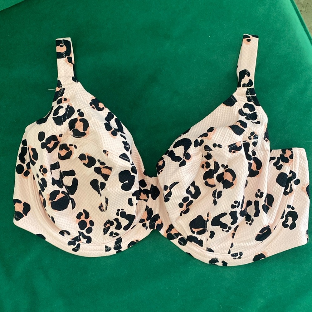 Large bikini Top pink Cheetah print NWT
